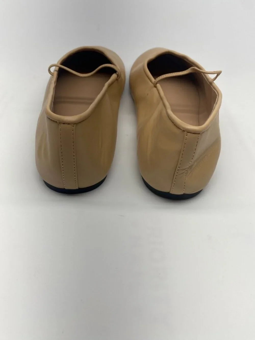 BCBGeneration Women's Marzi Hazenut Ballet Flat sz 10